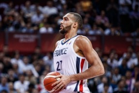 华体会-阿根廷男篮碾压希腊男篮，福克斯高光表现的简单介绍