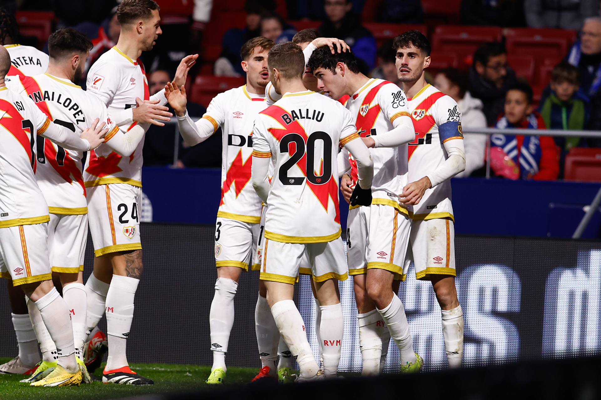 华体会app-关于皇马战平里昂,莱万乌龙送礼世界杯的信息 第1张 华体会app-关于皇马战平里昂,莱万乌龙送礼世界杯的信息 第1张